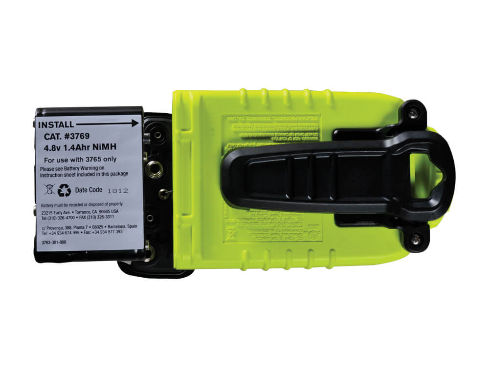 3765 Right Angle Flashlight w/ Charger